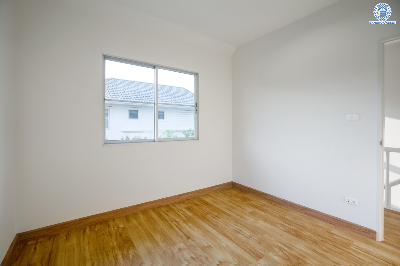 บ้านมือสองตกแต่งใหม่ ม.พฤกษ์ลดา1 บางใหญ่ หลังมุม บนเนื้อที่ 57 ตร.ว. ฟังก์ชัน 3 ห้องนอน 2 ห้องน้ำ 2 ที่จอดรถ ทำเลเดินทางสะดวก เชื่อมต่อถ.กาญจนาภิเษก เพียง 10 นาทีถึงรถไฟฟ้าสายสีม่วง "สถานีคลองบางไผ่" ใกล้เซ็นทรัลเวสต์เกต จองเลย!